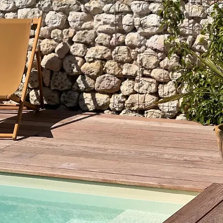Le Domaine De Ferrat Guest house