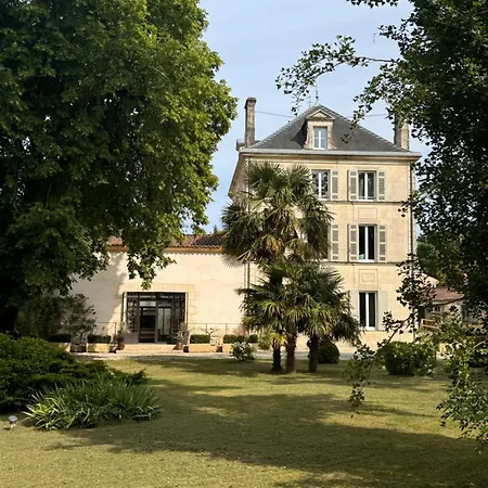 Le Domaine De Ferrat Guest house *