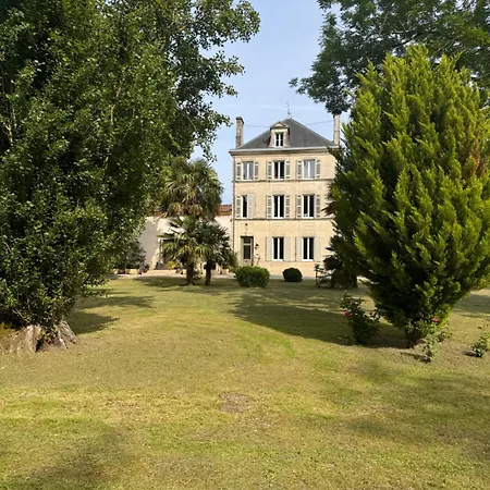 Le Domaine De Ferrat * Mirambeau (Charente-Maritime)