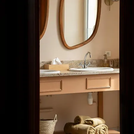 Le Domaine De Ferrat Guest house *