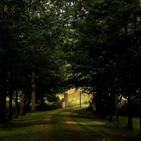 Le Domaine De Ferrat Maison d'hôtes